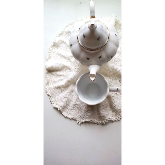 Fruit Porcelain Tea for One Set Teapot, Teacup, and lid, and Stackable ~Vintage~ - Picture 9 of 9